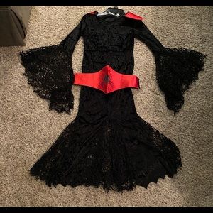 Girls Black Lace Vampira Costume Med 8-10